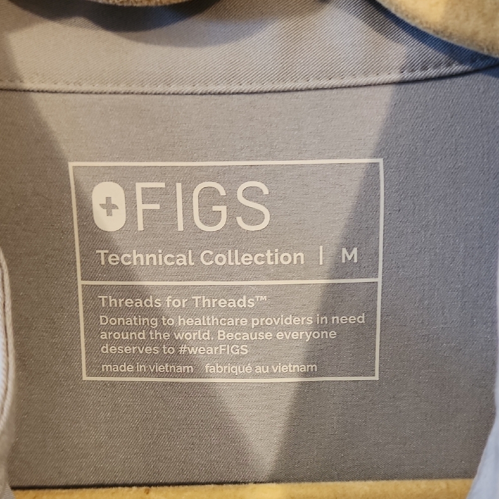 Figs Rafella Scrub Light Gray V-Neck Sleeveless Top - Picture 2 of 5